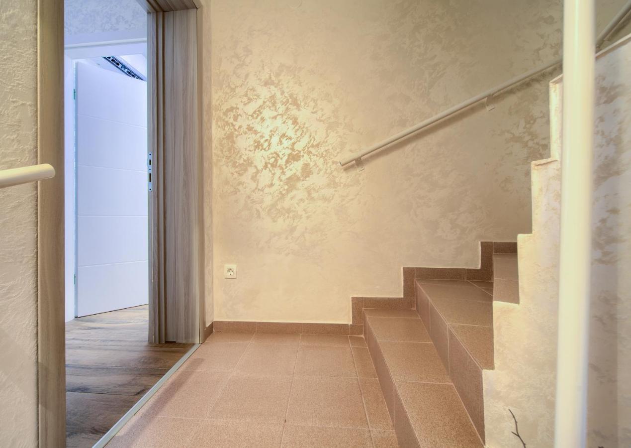 Luxury Apartments Jf Rab Town Exterior photo